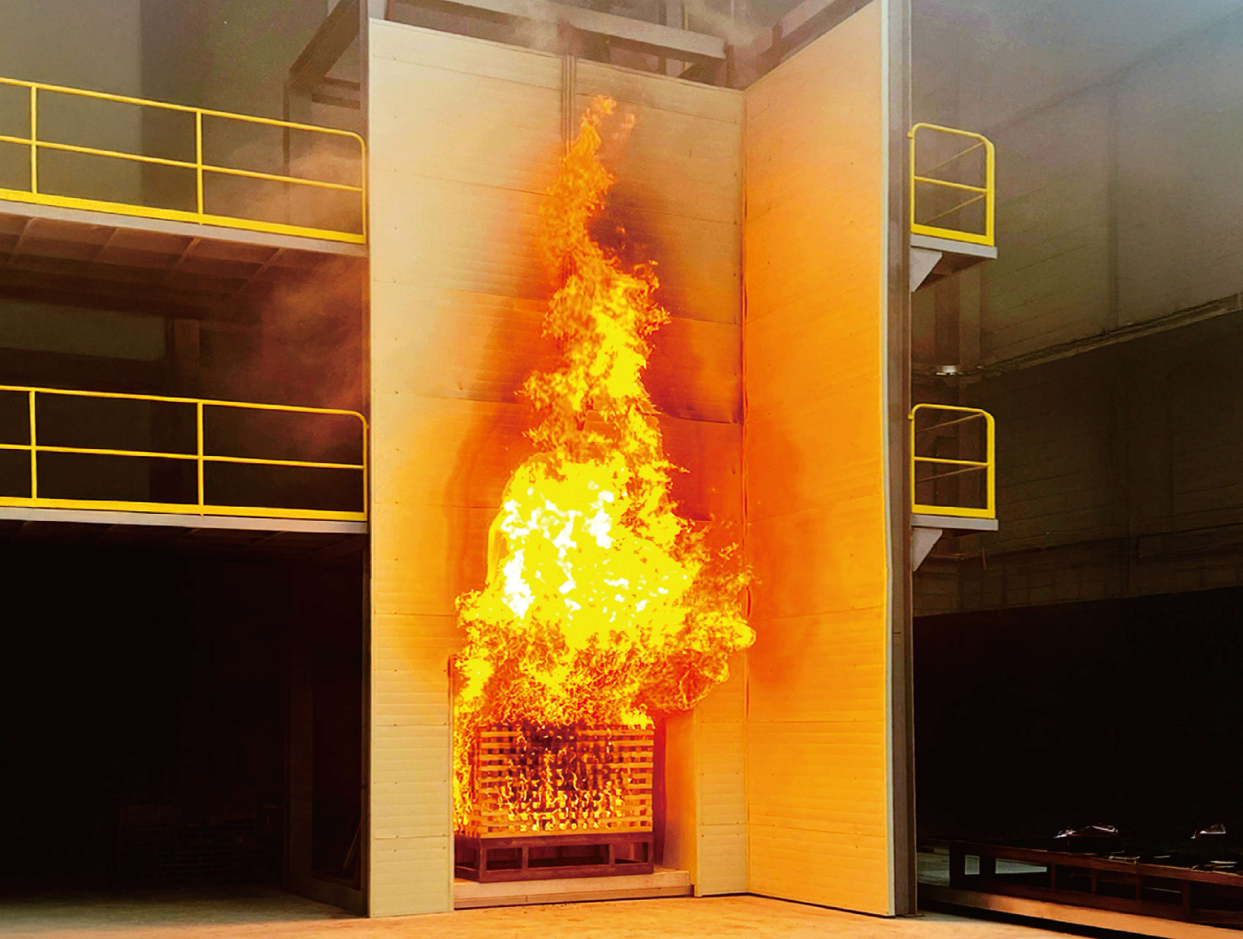 [사진1] 외벽 복합 마감재료의 실물모형시험.jpg