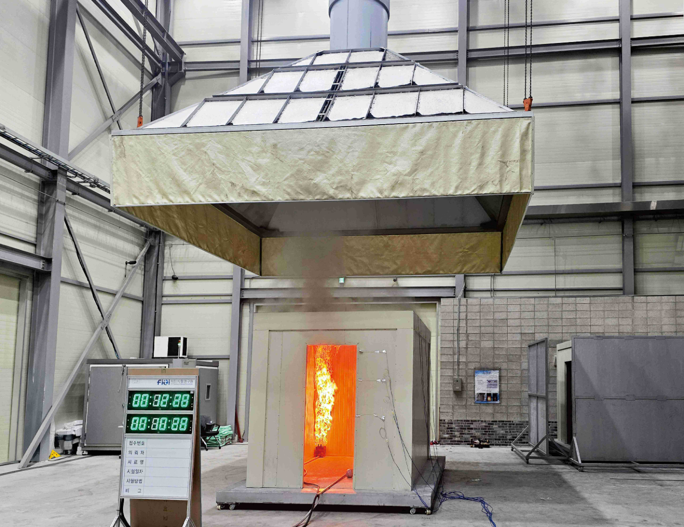 [사진2] 복합자재의 실물모형시험.jpg